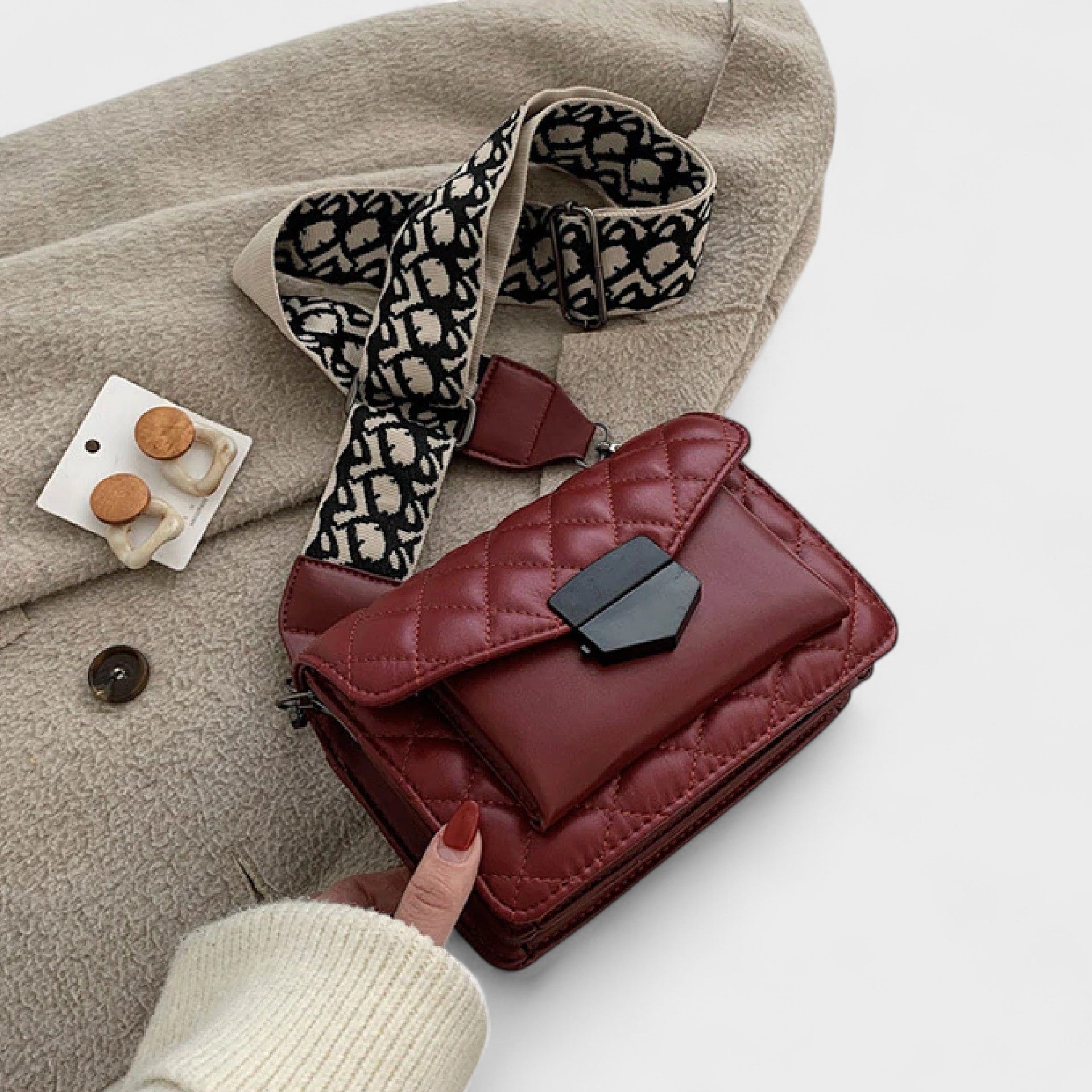 Laurel. – Classic Multi-Compartment Shoulder Bag